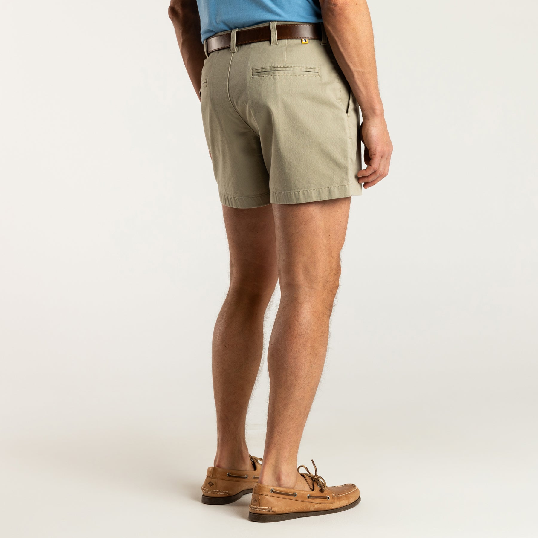 Khaki color-reveal hover