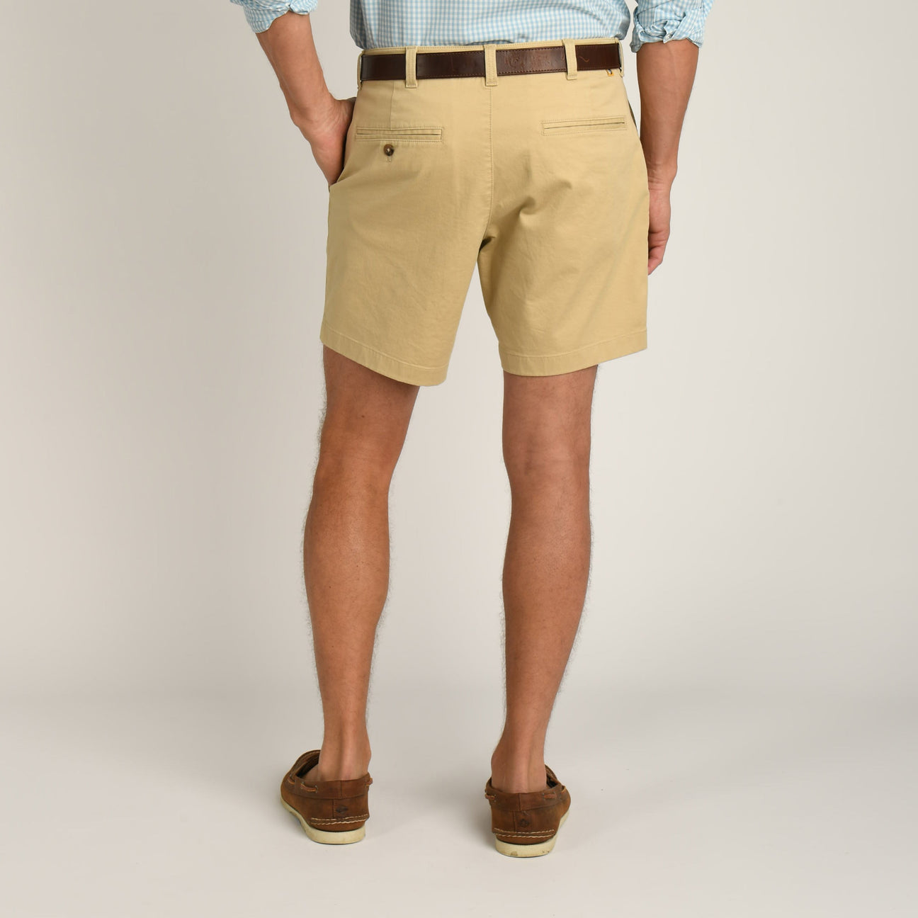 Sand color-reveal hover